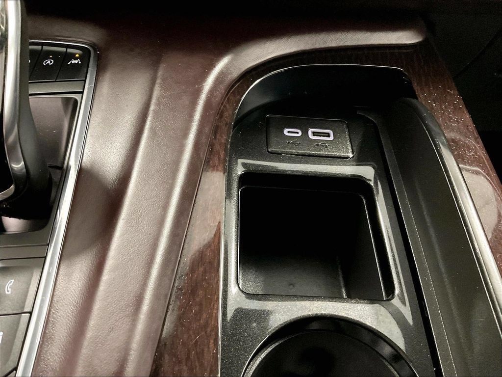 Used 2024 Cadillac Escalade Sport Platinum w/ Heavy-Duty Trailer Package AWD/4WD image 28
