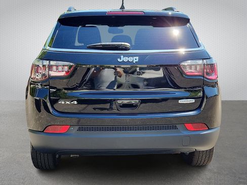 Certified 2025 Jeep Compass Latitude w/ Convenience Group AWD/4WD image 5