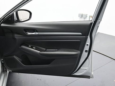 Used 2023 Nissan Altima 2.5 SV image 29