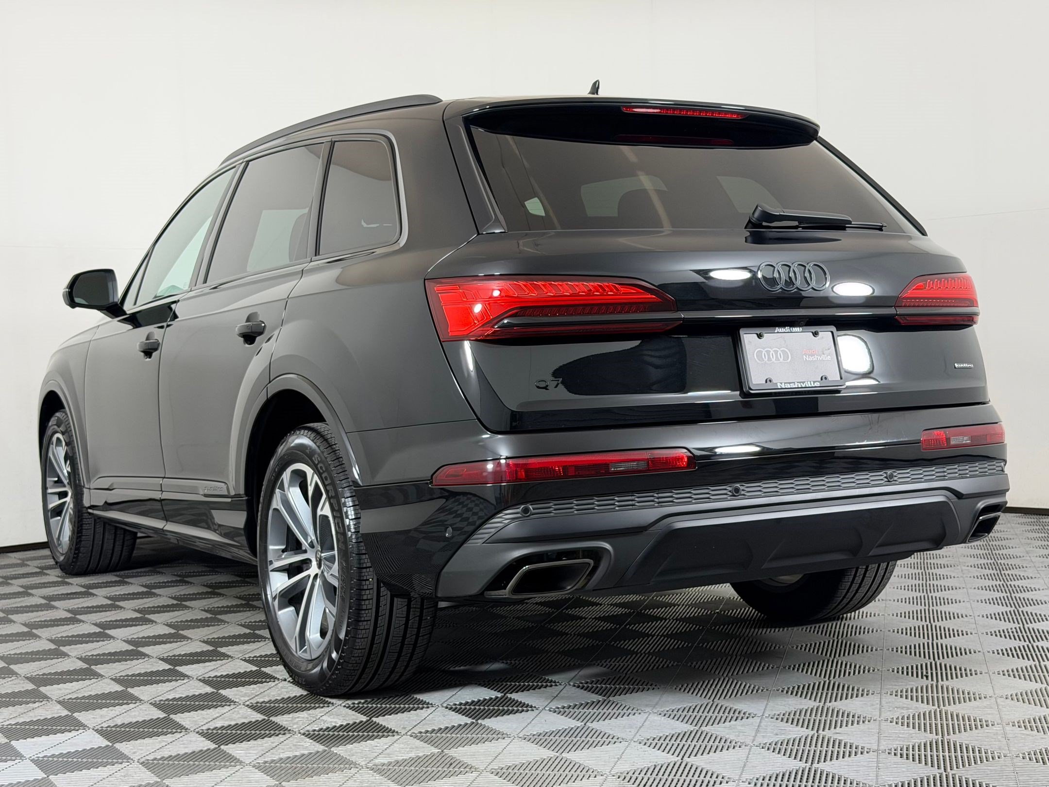 Certified 2026 Audi Q7 2.0T Premium AWD/4WD image 3