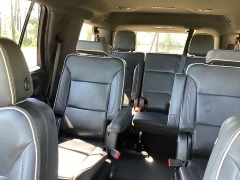 Used 2023 GMC Yukon SLT image 34