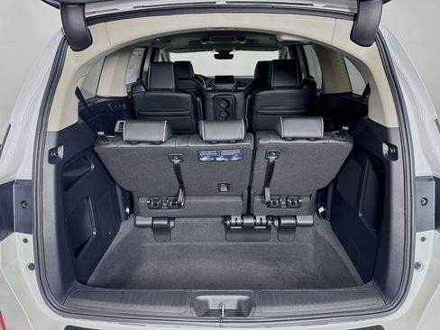 New 2026 Honda Odyssey Touring image 28