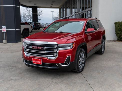 Used 2023 GMC Acadia SLT image 3