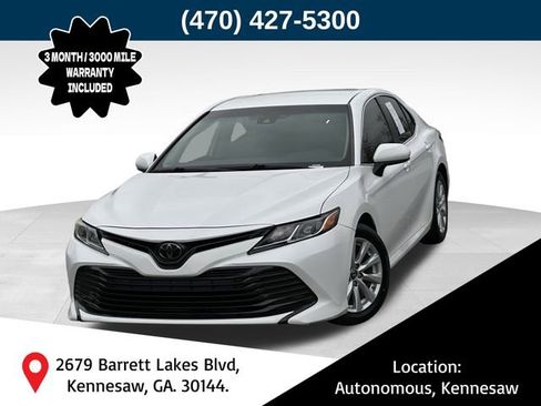 Used 2019 Toyota Camry LE image 1