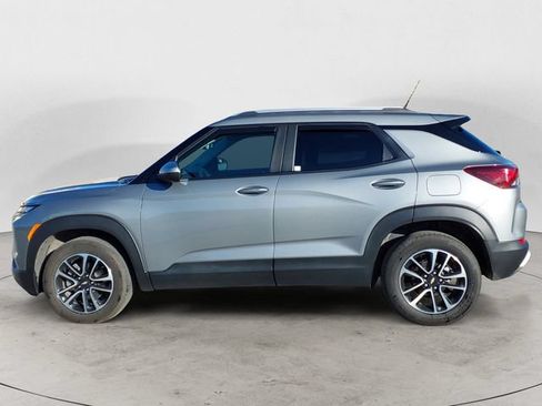 Used 2025 Chevrolet TrailBlazer LT w/ Convenience Package AWD/4WD image 8