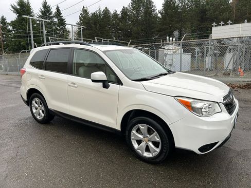 Used 2016 Subaru Forester 2.5i Premium w/ Popular Package #2 AWD/4WD image 3