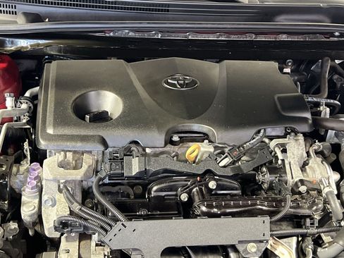 Used 2020 Toyota Camry XLE w/ Navigation Package FWD image 29