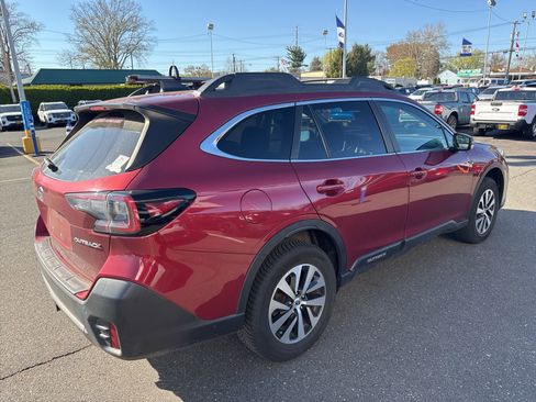 Used 2021 Subaru Outback Premium image 6