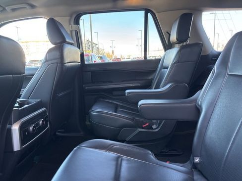 Used 2024 Ford Expedition XLT image 21