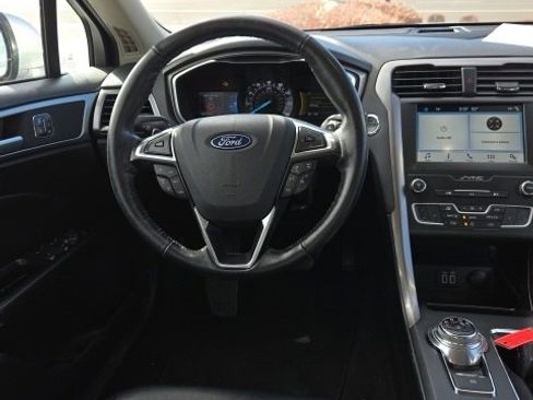 Used 2019 Ford Fusion SEL image 15
