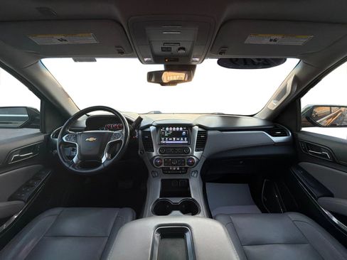 Used 2019 Chevrolet Suburban LT RWD image 22