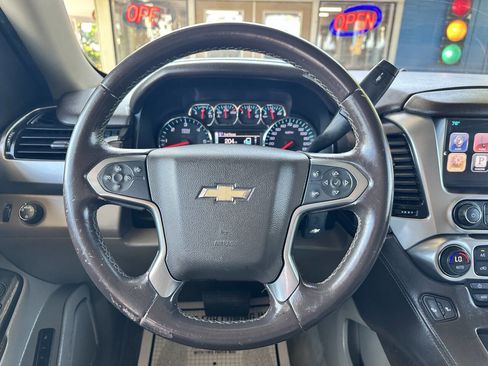 Used 2015 Chevrolet Suburban LT image 18