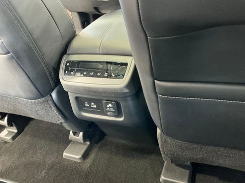 Used 2024 Nissan Pathfinder Platinum AWD/4WD image 21