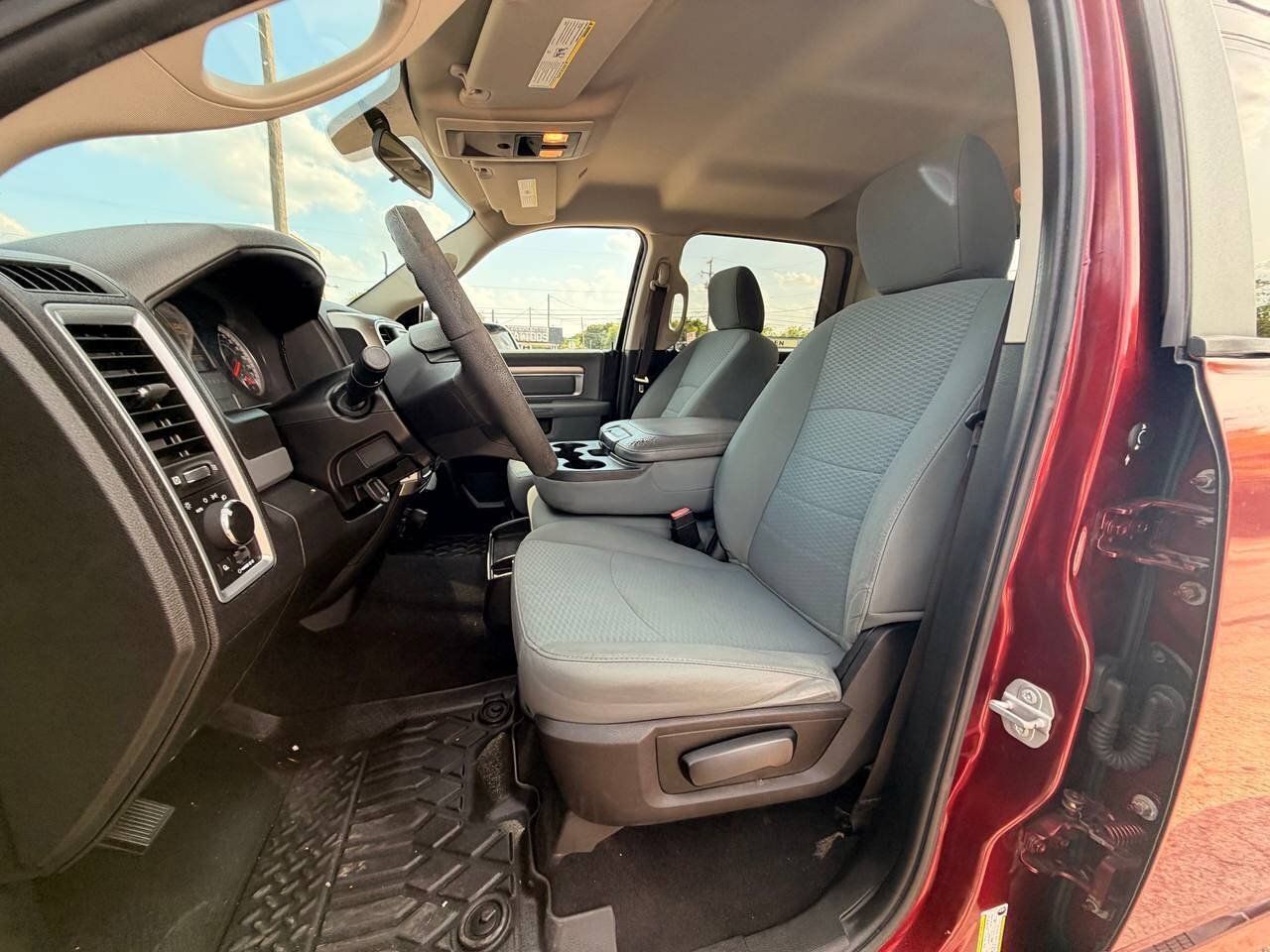 Used 2019 RAM 1500 Classic SLT RWD image 11