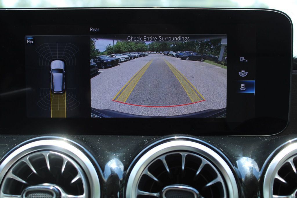 Used 2023 Mercedes-Benz EQB 300 4MATIC image 20