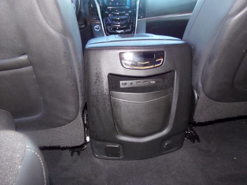 Used 2019 Cadillac Escalade ESV Luxury image 21