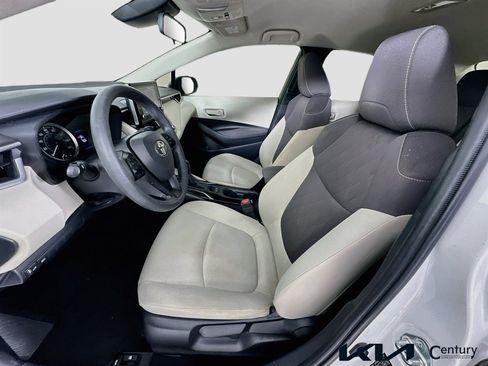 Used 2020 Toyota Corolla LE FWD image 19