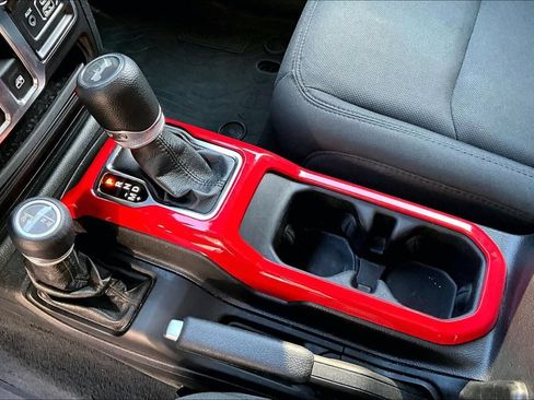 Used 2021 Jeep Wrangler Sport AWD/4WD image 19
