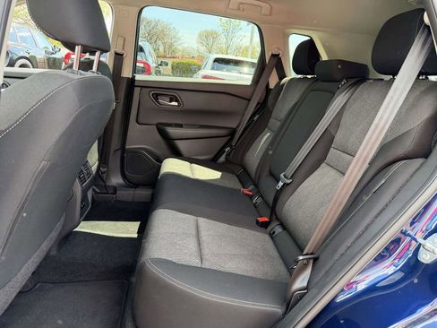 Used 2024 Nissan Rogue SV FWD image 22
