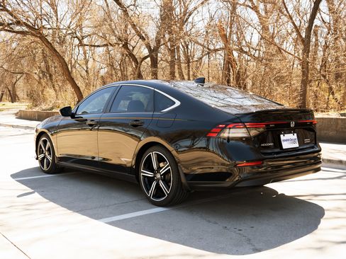 Used 2024 Honda Accord Sport image 7