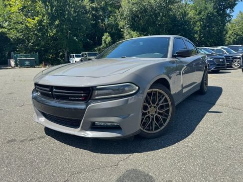 Used 2017 Dodge Charger R/T w/ Plus Group RWD image 1