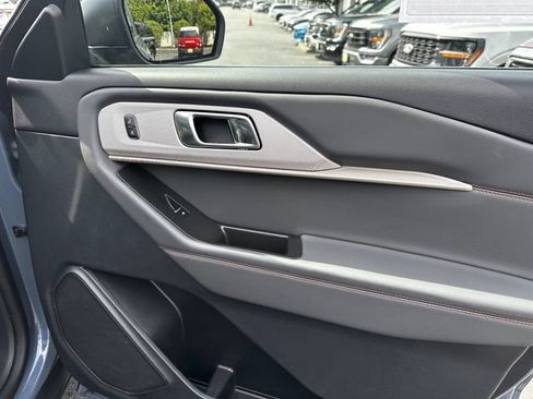 Certified 2025 Ford Explorer Active w/ Active Comfort Package AWD/4WD image 37