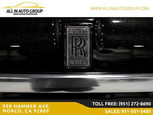 Used 2022 Rolls-Royce Cullinan w/ Dark Exterior Package image 38
