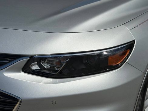 Used 2018 Chevrolet Malibu Hybrid w/ Leather Package FWD image 17