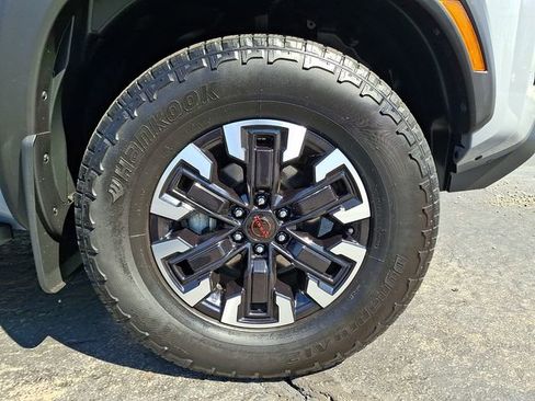 Used 2023 Nissan Frontier PRO-4X w/ Pro Convenience Package AWD/4WD image 8