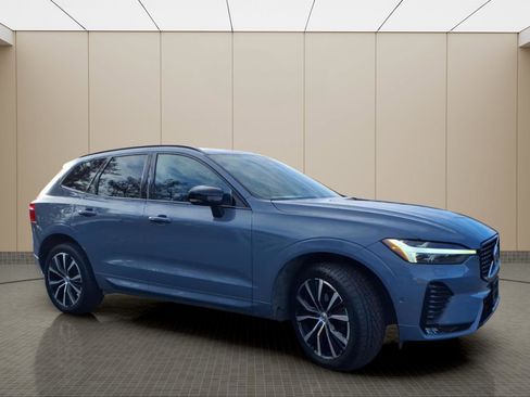 Used 2023 Volvo XC60 B5 Plus w/ Climate Package image 4