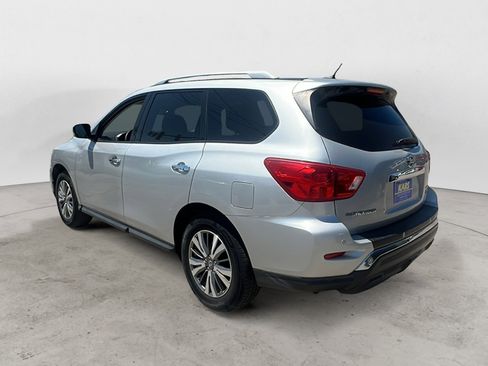 Used 2018 Nissan Pathfinder SV AWD/4WD image 4