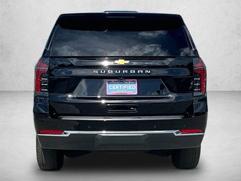 Used 2026 Chevrolet Suburban LS image 4
