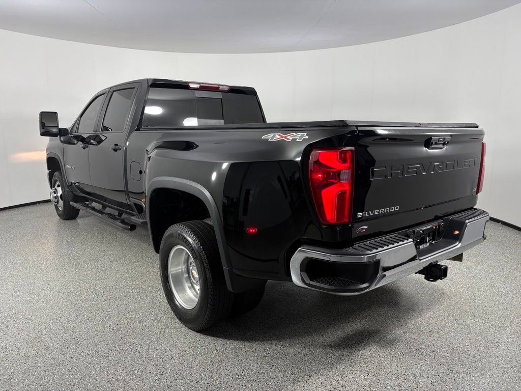 Used 2024 Chevrolet Silverado 3500 LT w/ Convenience Package AWD/4WD image 4