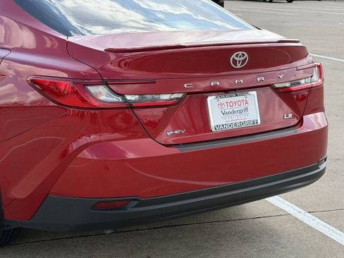 Used 2025 Toyota Camry LE w/ Convenience Package image 6