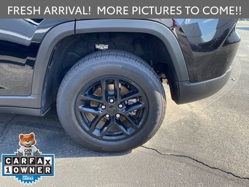 Used 2025 Jeep Grand Cherokee Laredo X AWD/4WD image 7