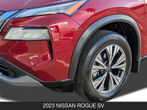 Used 2023 Nissan Rogue SV image 11