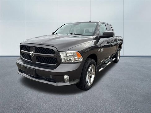 Used 2017 RAM 1500 Express image 2