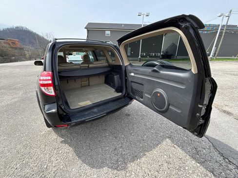 Used 2010 Toyota RAV4 Limited image 32