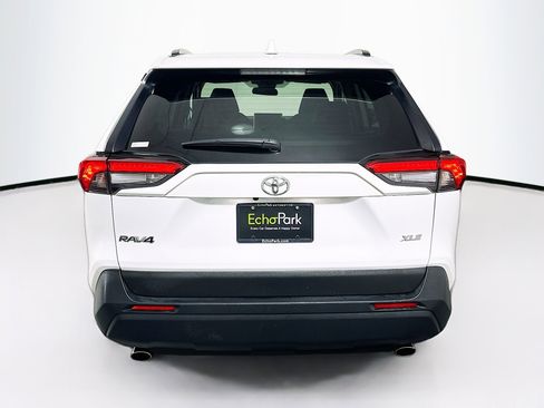 Used 2025 Toyota RAV4 XLE image 7