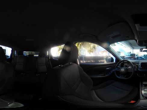 Used 2025 Nissan Rogue SV image 43