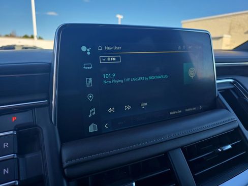 Used 2023 Chevrolet Suburban LT image 22