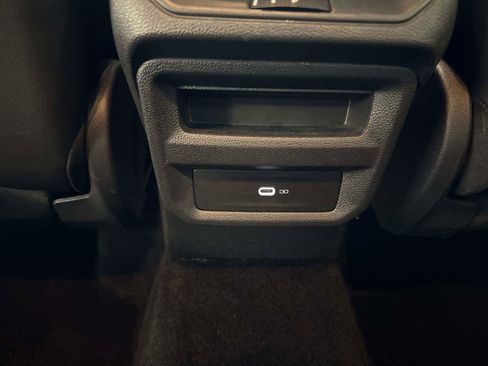 Certified 2024 Volkswagen Taos SE image 16