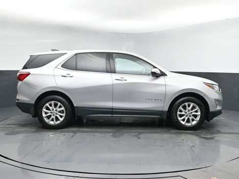 Used 2019 Chevrolet Equinox LT image 3
