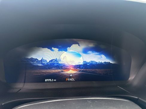 Used 2021 Ford Escape Titanium image 4