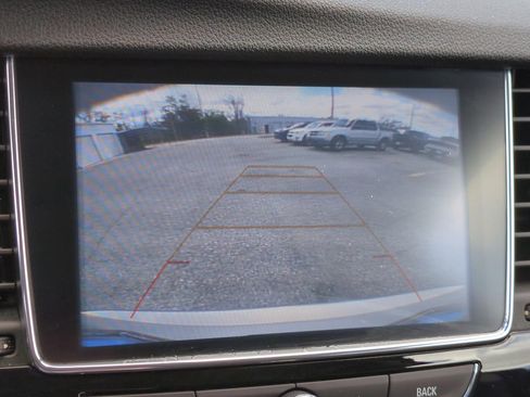 Used 2021 Buick Encore Preferred image 17