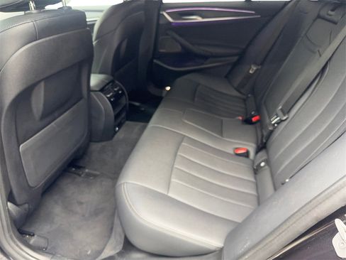 Used 2022 BMW 530i w/ Premium Package image 33