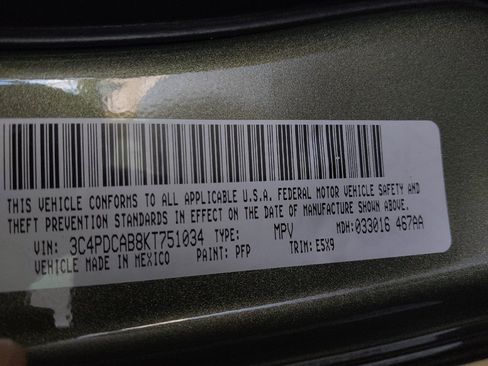 Used 2019 Dodge Journey SE image 33