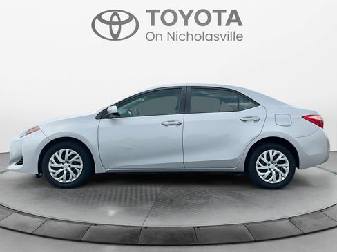 Used 2018 Toyota Corolla LE FWD image 2