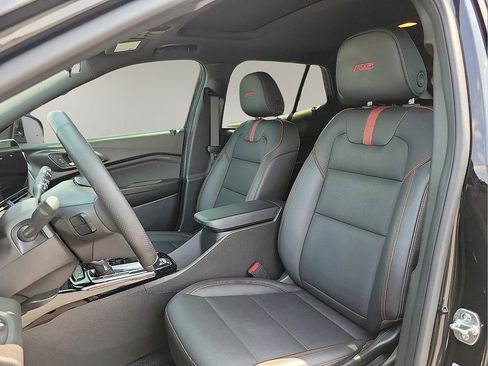 Used 2024 Chevrolet Trax RS w/ Sunroof Package FWD image 11