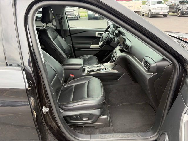 Used 2021 Ford Explorer XLT w/ Equipment Group 202A AWD/4WD image 27